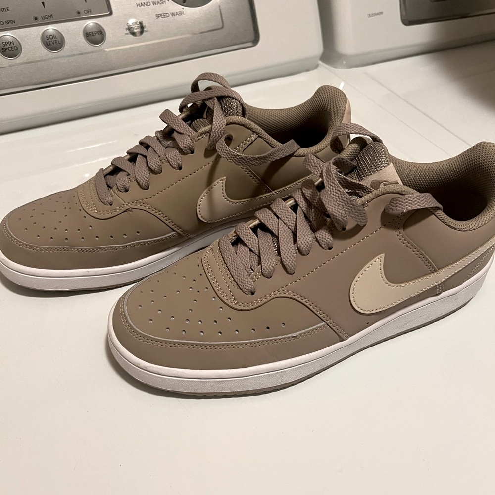 Court vision low sneaker